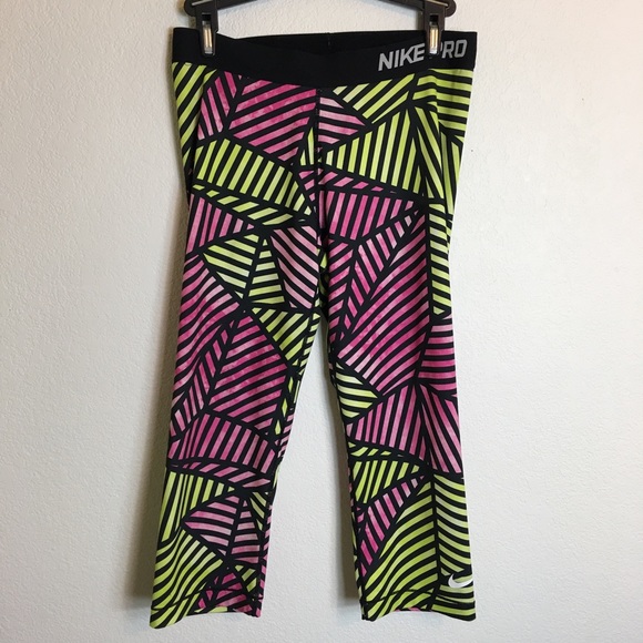 Nike pro Capri Leggings - Picture 5 of 5